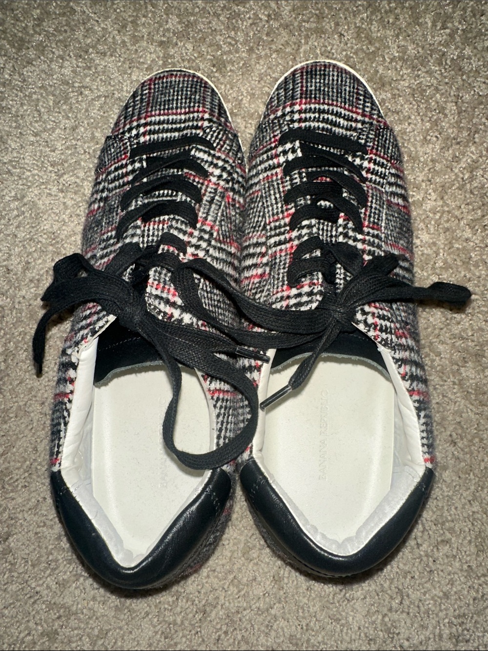 Banana Republic Plaid Lace-Up Sneakers in Black, White & Red - Picture 2 of 3